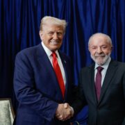 VÍDEO: Trump faz ‘dancinha’ na Malásia antes de encontro com Lula